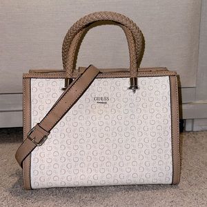 Guess medium size hand bag